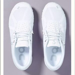 On Cloud Running Sneakers Size 7.5 EUC